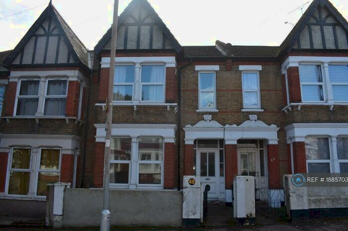 6 Bedroom Semi-Detached House To Rent In Heygate Avenue, Southend-On-Sea, SS1