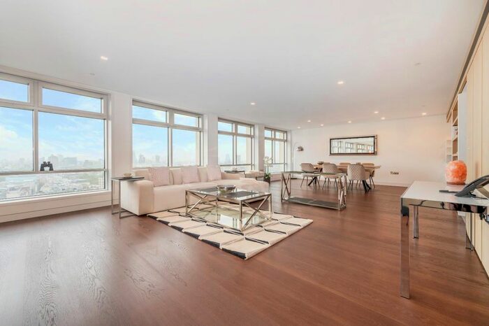 3 Bedroom Flat To Rent In Centre Point Residences, Covent Garden, WC1A