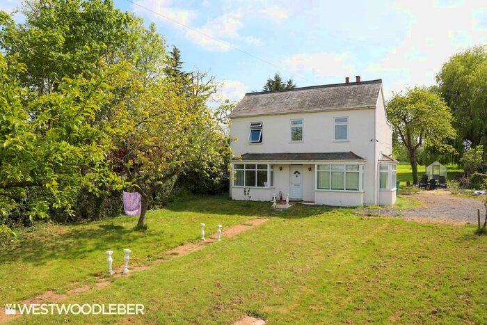 4 Bedroom Detached House To Rent In Epping Road, Roydon, Harlow, CM19