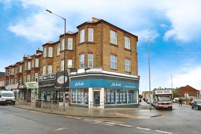 3 Bedroom Flat To Rent In Sweyn Road, Cliftonville, CT9