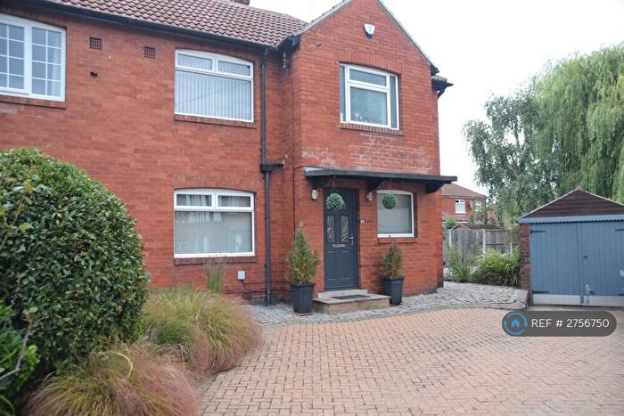 3 Bedroom Semi-Detached House To Rent In Regina Drive, Leeds, LS7