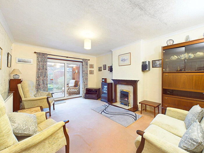 2 Bedroom Semi-Detached Bungalow For Sale In Ringley Road, Horsham, RH12