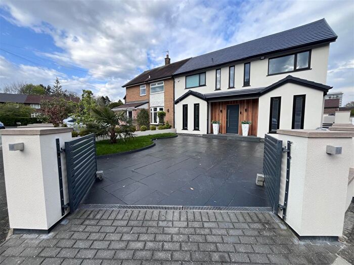 3 Bedroom Semi Detached House For Sale In Pickmere Road, Handforth, Wilmslow, SK9