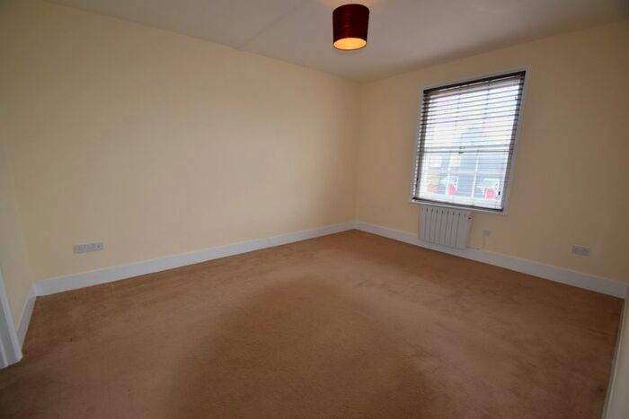 1 Bedroom Flat To Rent In Rochford, Essex, SS4