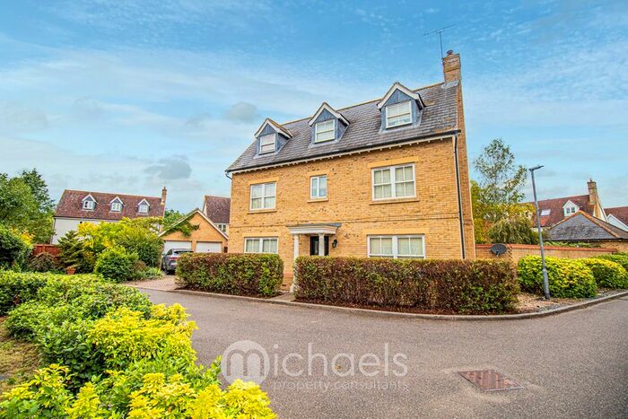 6 Bedroom Detached House For Sale In Gainsborough Road, Braintree, CM77