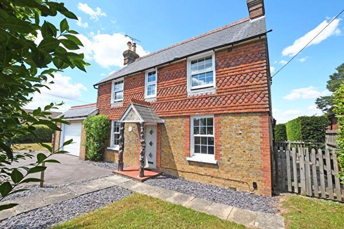 3 Bedroom Detached House For Sale In Leeds Road, Maidstone, ME17