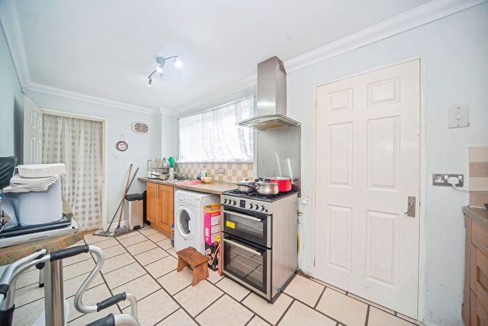3 Bedroom Terraced House For Sale In Windbury Road, Southampton, Hampshire, SO16