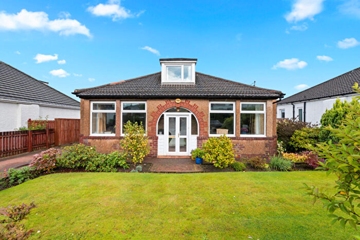 3 Bedroom Detached Bungalow For Sale In Struma Drive, Clarkston, Glasgow, G76