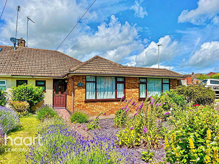 3 Bedroom Semi-Detached Bungalow For Sale In Florence Avenue, Luton, LU3