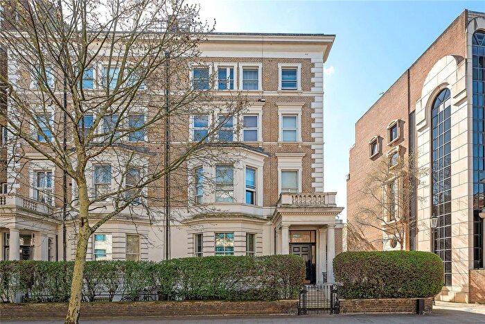 2 Bedroom Flat For Sale In Cromwell Road, Earl's Court, SW5