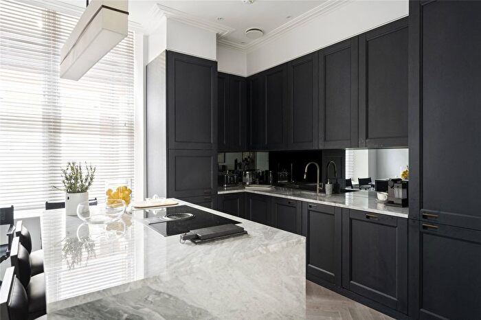 3 Bedroom Flat To Rent In Old Queen Street, London, SW1H