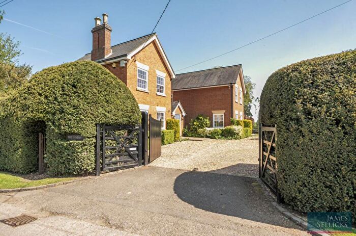 4 Bedroom Detached House For Sale In The Bothy, Haselbech, Northamptonshire, NN6