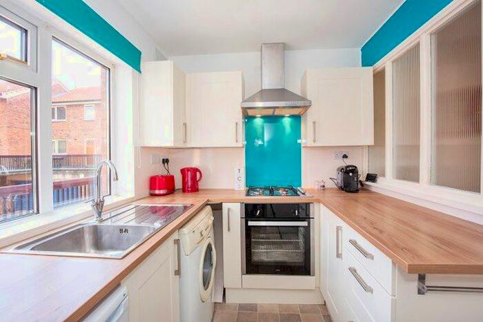 2 Bedroom Flat To Rent In Ancroft Close, York, YO1