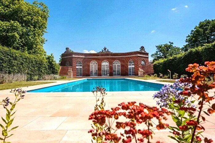 5 Bedroom Terraced House To Rent In Daffodil Crescent, Cockfosters, London, EN4