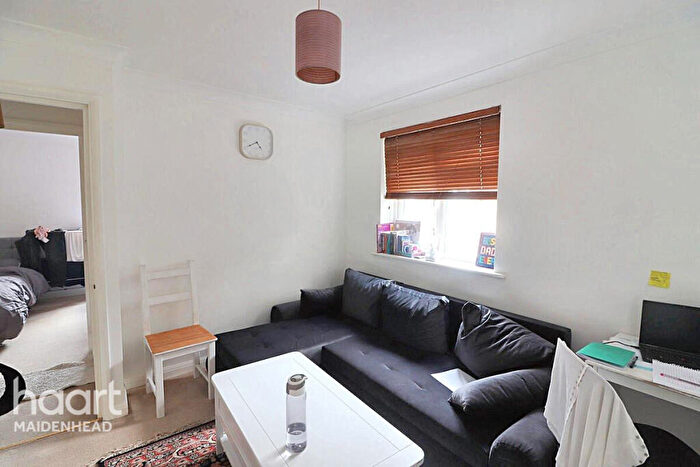 1 Bedroom Apartment For Sale In Corfe Place, Maidenhead, SL6