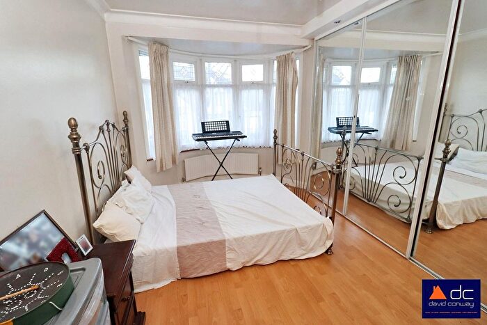 4 Bedroom Semi-Detached House For Sale In Wood End Avenue, Harrow, HA2