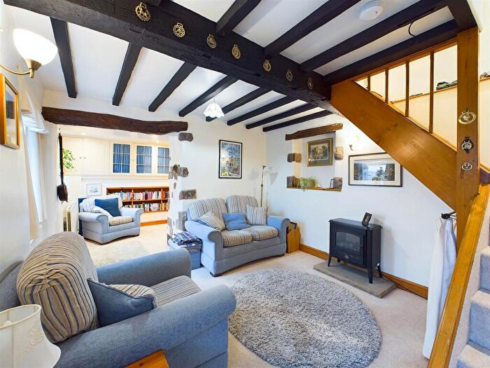2 Bedroom Cottage To Rent In West Bank, Winster, DE4