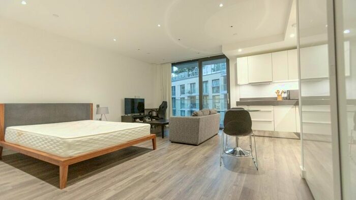 Studio To Rent In Rm/Apartment Catalina House, London, E1