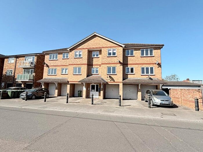 1 Bedroom Flat To Rent In Hassenbrook Road, Stanford-Le-Hope, Essex, SS17
