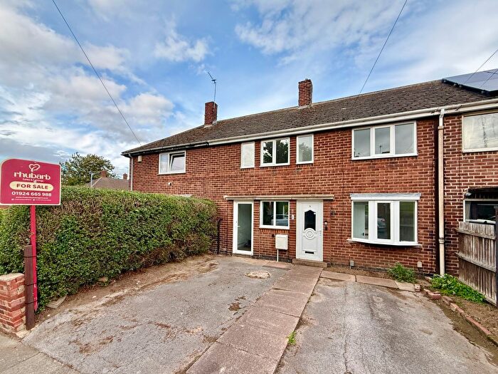 3 Bedroom Terraced House For Sale In St Andrews Road, Castleford, WF10