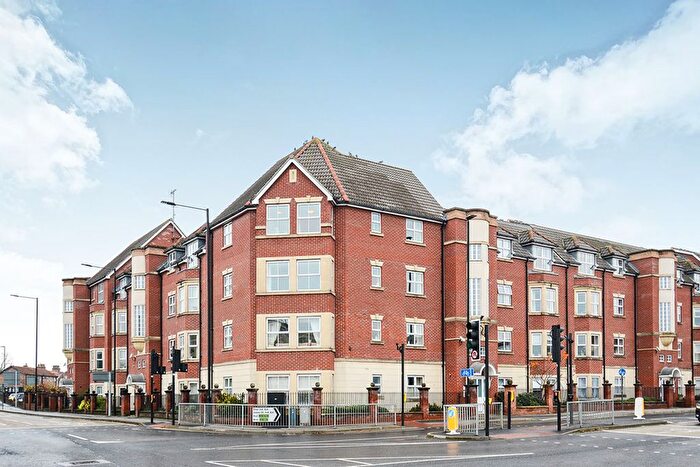 2 Bedroom Flat To Rent In Hallfield Road, York, YO31