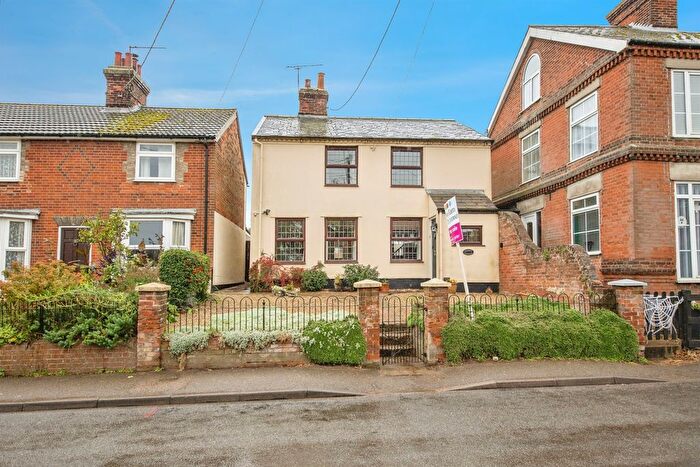 3 Bedroom Detached House For Sale In Main Road, Chelmondiston, Ipswich, IP9