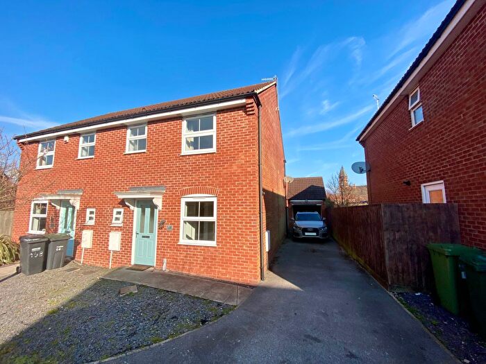 3 Bedroom Semi Detached House To Rent In High Main Drive, Nottingham, NG6