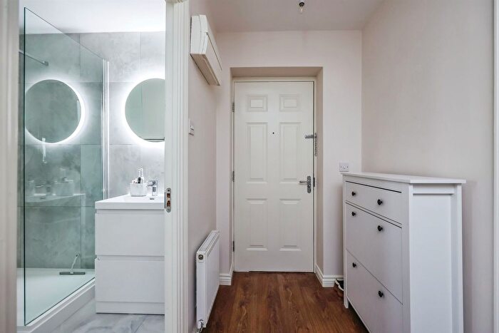 2 Bedroom Flat For Sale In Grey Meadow Road, Ilkeston, DE7