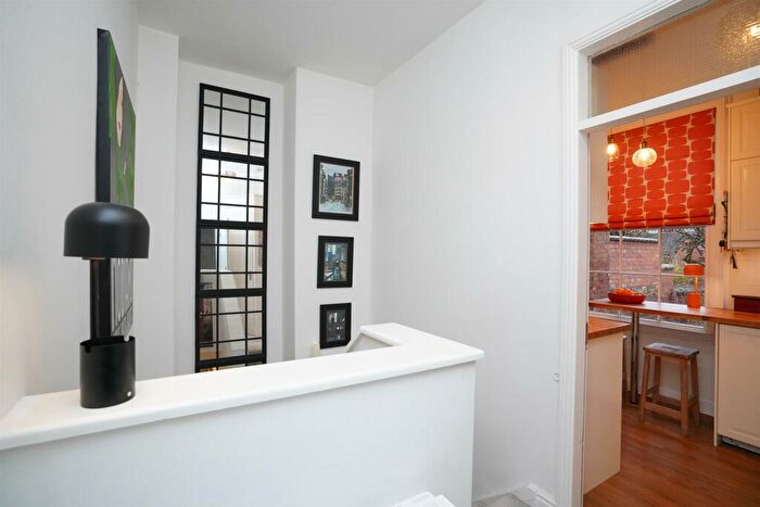 2 Bedroom Duplex For Sale In Leam Terrace, Leamington Spa, CV31