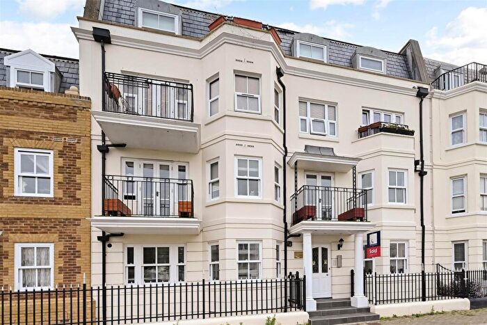 2 Bedroom Apartment To Rent In The Steyne, Bognor Regis, PO21