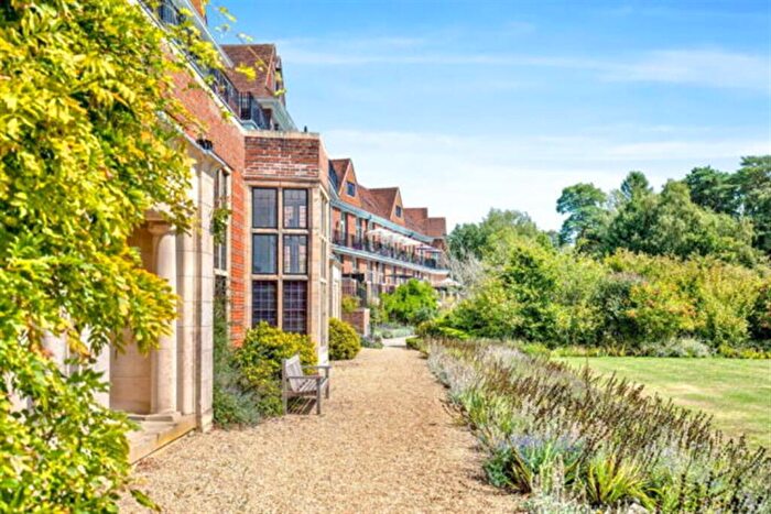 2 Bedroom Flat To Rent In King Edward Vii Apartments, Kings Drive, Midhurst, GU29