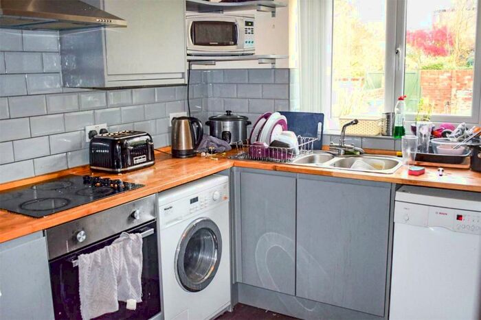 6 Bedroom House To Rent In Victoria Road, Fallowfield, M14