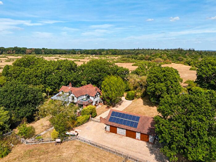 4 Bedroom Detached House For Sale In Tiptoe Road, Wootton, BH25