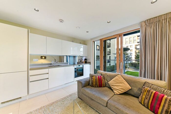 Studio To Rent In Cobblestone Square, Wapping, London, E1W