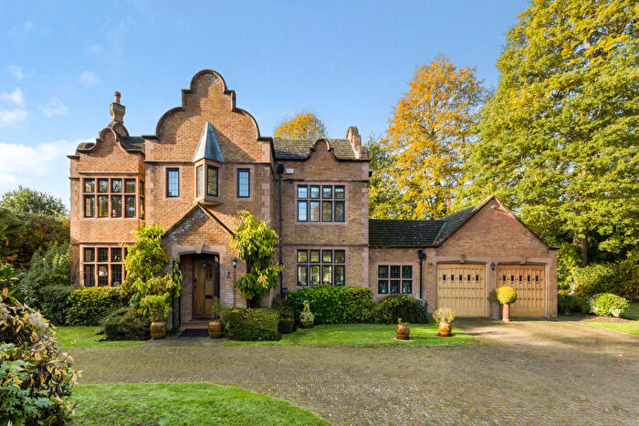 4 Bedroom Detached House For Sale In Poles Park, Thundridge, SG12