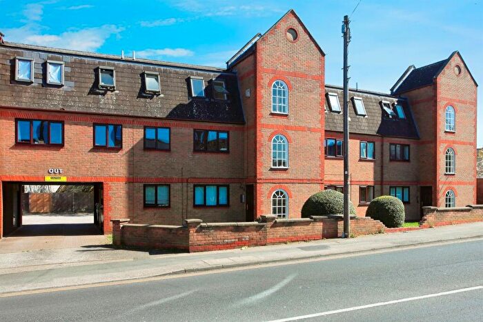 2 Bedroom Flat For Sale In Fletton Avenue, Peterborough, PE2