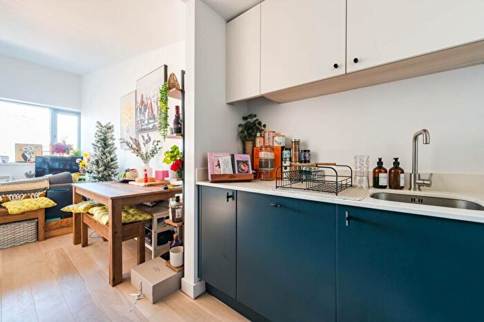 1 Bedroom Flat For Sale In London Road, , Plaistow, London, E13