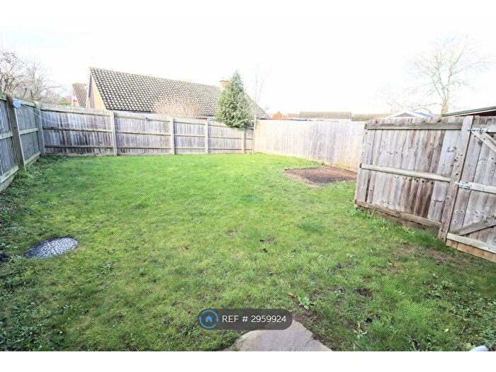 3 Bedroom Detached House To Rent In Bunkers Crescent, Milton Keynes, MK3