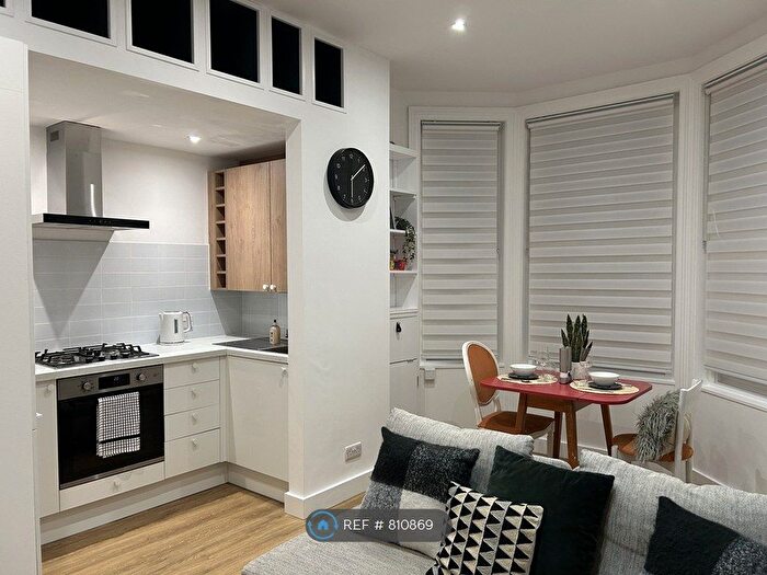 1 Bedroom Flat To Rent In Hawkwood Road, Bournemouth, BH5