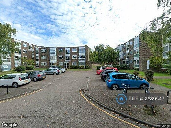 2 Bedroom Flat To Rent In Belmont Hill, London, SE13