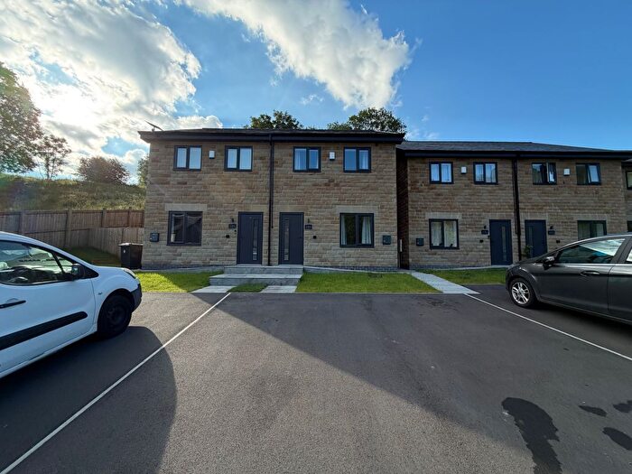 3 Bedroom Semi Detached House To Rent In Shawclough View, Rossendale, BB4