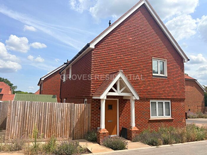 1 Bedroom Maisonette For Sale In Oak Tree Way, Leatherhead, KT24
