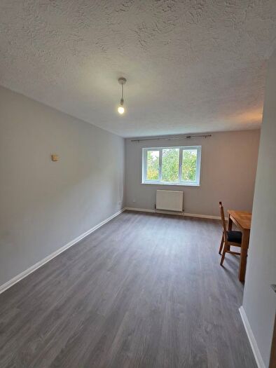 2 Bedroom Flat To Rent In Christchurch Avenue, London, NW6