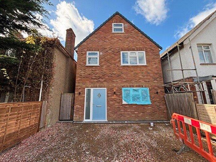 5 Bedroom Detached House To Rent In Willoughby Road, Slough, Berkshire, SL3