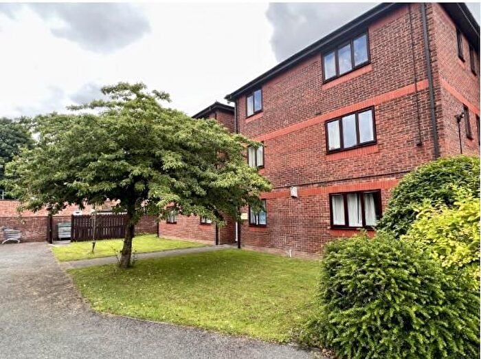 2 Bedroom Flat To Rent In Haydock Close, Chester, CH1
