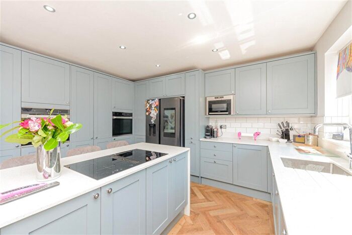 4 Bedroom Detached Bungalow For Sale In Symonds Close, West Kingsdown, Sevenoaks, Kent, TN15