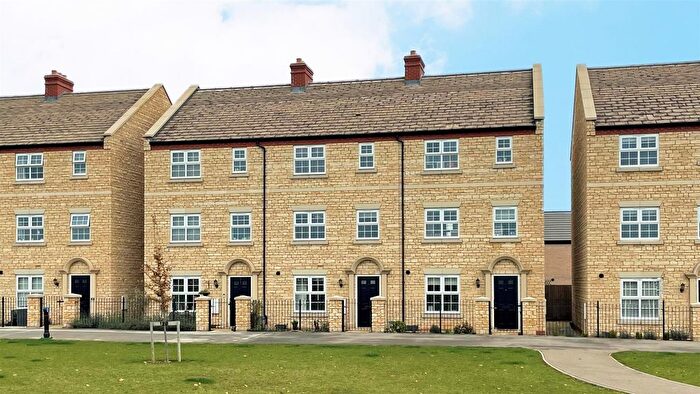 4 Bedroom Town House To Rent In Langton Walk, Stamford, Lincolnshire, PE9