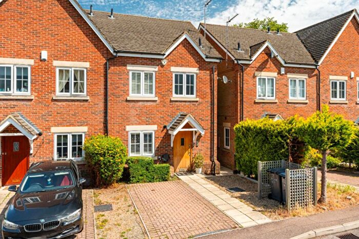 3 Bedroom Semi-Detached House For Sale In Olivers Way, Hertford Heath, SG13