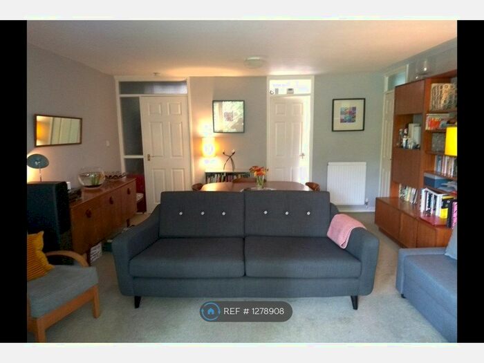 3 Bedroom Flat To Rent In Northlands Drive, Winchester SO23