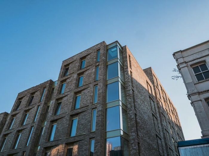 2 Bedroom Apartment To Rent In Flat :: The Quarters, M1